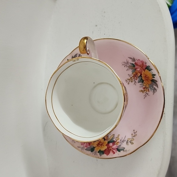 Vintage Windsor Bone China Cup & Saucer Set Pink - Florals 1960's England - Picture 6 of 8